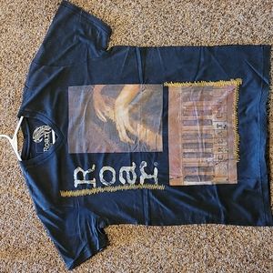NWOT Roar V neck t shirt